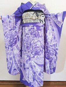  distinguished family wistaria ...... long-sleeved kimono set 5/31 till 