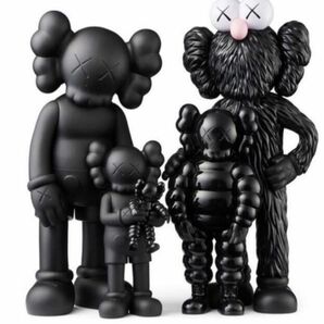 KAWS TOKYO FIRSTKAWS FAMILY BLACK 新品未使用　送料無料　当選品