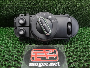 4FE6505 MP3)) BMW ミニ DBA-XS15 F55 2016年 COOPER 純正 ヘッドライトスイッチ　9390255