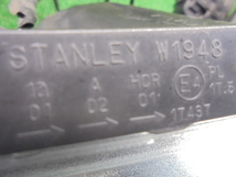 4FE5516 AO5)) ホンダ フィット GK3 前期型 純正 ヘッドライト左　スタンレーW1948　HID_画像2