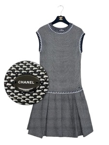 シャネル　CHANEL フリルワンピース　正規品　ロゴチャーム　黒白　2013年　36サイズ　美品 ノースリーブ