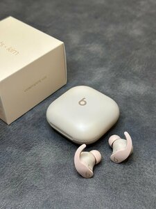 Beats Fit Pro x Kim - True Wireless Noise ワイヤレスノイズキャンセリングイヤフォン ムーン 並行輸入品