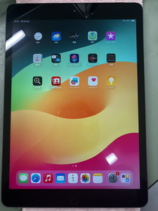 Apple iPad第8世代32GBスペースグレイ　MYMH2J/A　Wi-Fi+AU版　〇　　ペンシルもおまけします。送料無料