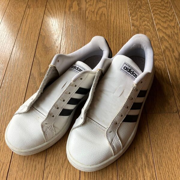 adidasスニーカー