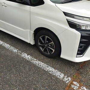 ★トヨタ純正 80ヴォクシー ノア後期　16インチ　タイヤホイール 205/60R16 4本セット　バリ山 2023年式ヨコハマ　ブルーアースRV03