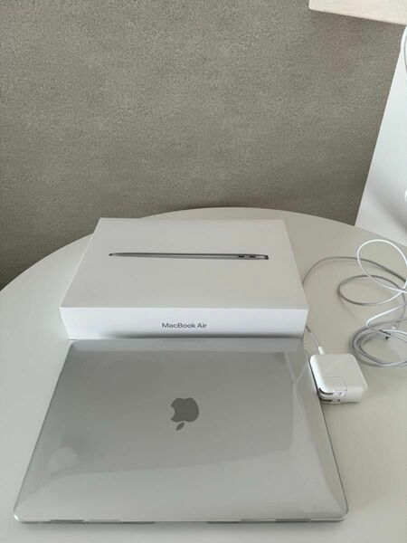 【美品】MacBook air 2020モデル　メモリ16GB ストレージ512GB シルバー