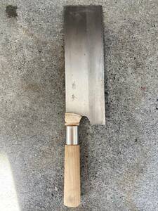 Есть надпись Kikuhide Soba Newse Lootle Cut Plate Soba Tool