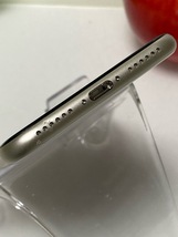 iPhone SE (第3世代) 64GB MMYD3J/A スターライト☆ au 〇判定 SIMフリー バッテリー94％ 良好 スマホ本体 A5830_画像5