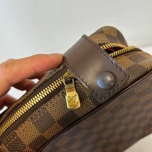 ★40 高級 Louis Vuitton ルイヴィトン シリアルナンバー MI 1004 ダミエ オラフPM 総柄 ロゴ カメラ バッグ ショルダー 鞄 ボディーバッグ_画像6