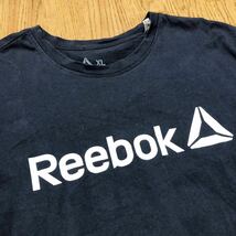 Reebok /リーボック /メンズ4XO 半袖Tシャツ トップス ビッグロゴ プリントTシャツ ネイビー系 ロゴTシャツ スポーツ カジュアル USA古着_画像4