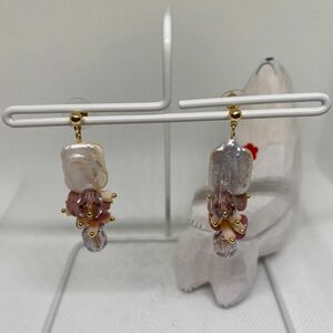 ハンドメイド ピアス　天然バロックピアス 結婚式 上品 揺れるピアス　ロングビーズピアス　 可愛い　浴衣に似合うピアス手作りピアス