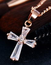 AAAの輝き★クリスタルダイヤ ネックレス 十字架クロスローズゴールド_画像2