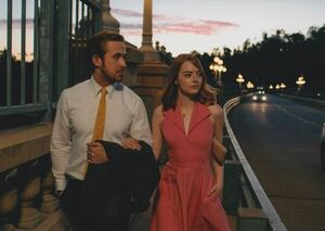 2Lサイズ写真　サイズ注意　ララランド　ライアンゴズリング　エマストーン　LaLaLand　約17.8 x 12.6cm　ce015