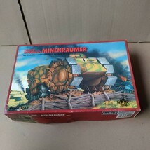 POJAZD SZTURMOWY MINENRAUMER skala1:35 BAUMANN 有限会社バウマン　_画像7