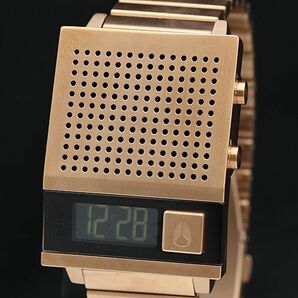 1円 箱付 稼働 良品 ニクソン NERD ALERT QZ 充電式 スクエア デジタル/ピンク文字盤 充電器付き メンズ腕時計 KMR 2000000 NSKの画像1