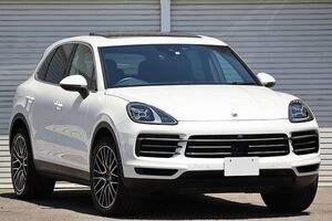 【オプション多数】２０１９ｙ Porsche Cayenne ３．０Ｖ６turbo スポーツBlackノＰＫＧ ２１ＡＷ パノラマルーフ Smart key ＤＶＤ 