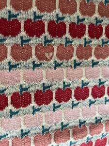 ニット生地　ジャガード編み　りんご模様　赤オレンジピンク　160幅50センチ