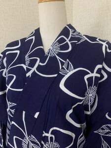  beautiful goods woman woman yukata tree cotton iron navy blue color . flower pattern. dyeing pulling out height 160cm summer festival tray .... old . summer. equipment . storage goods 