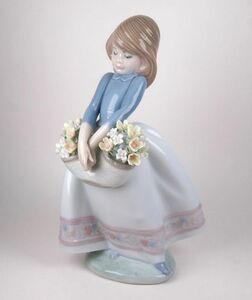 LLADRO リヤドロ 「五月の花」 フィギュリン 置物 型番5467 スペイン ポーセリンアート LDO-5467