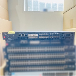 〒32【通電OK】IBM 249824E IBM System Storage SANスイッチ SAN24B-4 ファイバーチャネル スイッチ アイビーエム 