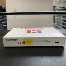 ●052【通電未確認】Fortinet FortiGate 50E FG-50E ファイアウォール FW セキュア SD-WAN セキュリティ UTM フォーティネット_画像1