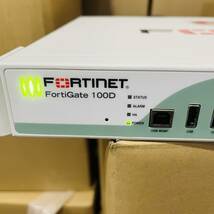 ＋63【通電OK】Fortinet FortiGate 100D FG-100D ファイアウォール FW ギガビットイーサネット FortiOS セキュリティ フォーティゲート_画像3