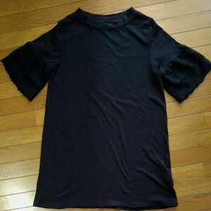 五分袖 カットソー Tシャツ チュニック 高めクルーネック 黒色 袖レース切り替えデザイン M～Lサイズ