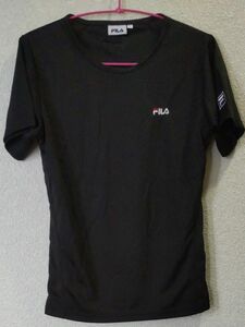 FILA 半袖 Tシャツ 黒色 レディース Mサイズ 刺繍ロゴ付き ご家庭で洗濯可 未着用品 美品