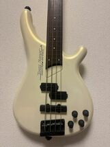 低弦高フレットレス TUNE TB-02 BASSMANIAC PJアクティブ ボディがコンパクトで軽量な弾きやすいべースです_画像6