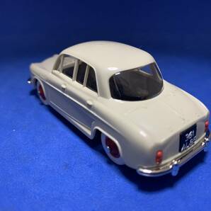 ◆◆絶版 1/43◆◆ Norev Renault Dauphine ルノードルフィン プラスチック製 ベージュ＜2403-32＞の画像2