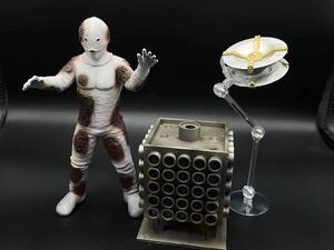 ウルトラセブン　スペル星人 と戦う GK WF TFO