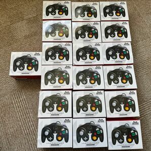 任天堂 ゲームキューブ コントローラー スマブラブラック 19個 未開封 外箱ダメージあり