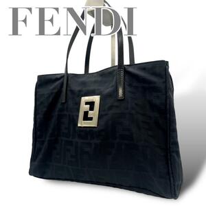 未使用級　FENDI　フェンディー　C4　マンマ　ハンドバッグ　ナイロン　黒