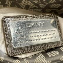 DKNY　ロゴ柄 S11　キャンバス　総柄　ハンドバッグ　リザードハンドル_画像9