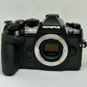 OLYMPUS E-M1 Mark II ボディ　充電器　バッテリー2個