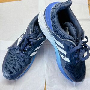 adidas アディダス 靴 運動靴 青 ブルー 24 cm