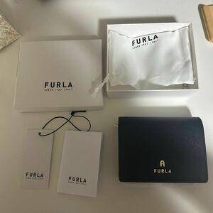 フルラ　財布