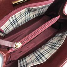 Burberry バーバリー レディース ハンドバッグ ボルドー系 赤 レザー ゴールド金具 鞄 箱付き 24e菊MZ_画像8