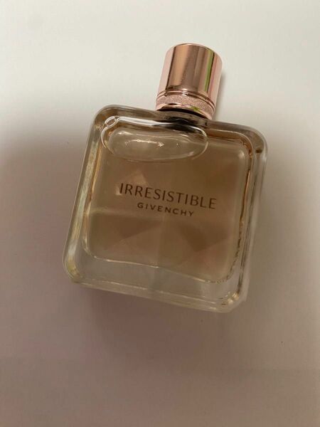 GIVENCHY IRRESISTIBLE PARFUMイレジスティブル オーデパルファム 8ml