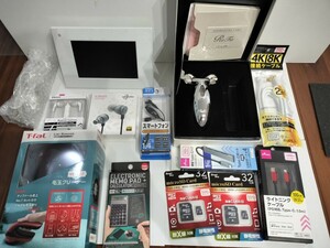 1円〜☆送料無料☆新品有【雑貨家電まとめセット】ReFaリファカラット美顔ローラー,SDカード,sonyフォトフレーム,t-fal,イヤホンケーブル他