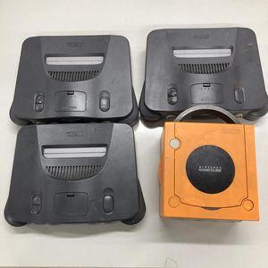 [ Junk ]NINTENDO64 3 pcs Game Cube 1 pcs total 4 pcs body only rokyonGAMECUBE person ton dou. lot .... person ton dou nintendo 