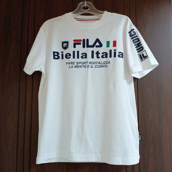 ☆フィラ　半袖白Tシャツ　ドライシャツ　Biella Italia　UNDICI