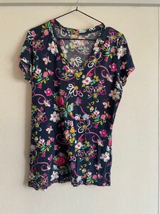 ★★ ユニクロ UT Vera Bradley ヴェラ・ブラッドリー VネックTシャツ L レディース