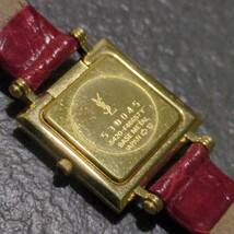 YSL イブサンローラン 腕時計 クォーツ 稼働品 ゴールドカラー　スクウェア　スクエア　レディース　オリジナル_画像5