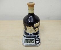 A02442★【未開栓】サントリー ザ ウィスキー 有田焼陶器ボトル 760ml 43% / SUNTORY THE WHISKY 古酒 酒類_画像4