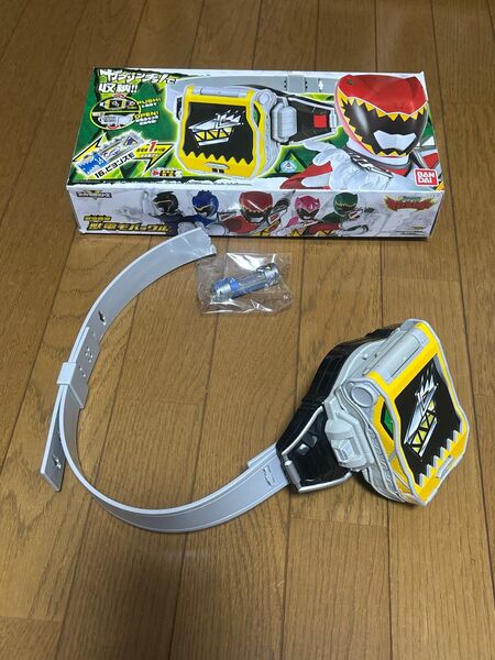 獣電戦隊　キョウリュウジャー　獣電携帯　獣電モバックル