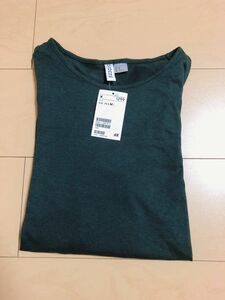 ①【新品タグ付き未使用】H&M カットソー　モスグリーン　ストレッチ　Mサイズ