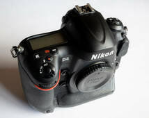 【良品】Nikon D4 ボディ ★ デジタル一眼レフ・中古良品・元箱なし・おまけ付 ★ ニコン_画像3