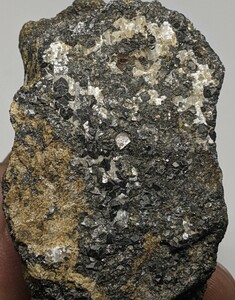 ★良質な磁鉄鉱原石　138g no33　国産鉱物標本 国産鉱物 原石