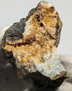 ★褐鉄鉱水晶群　閃亜鉛鉱　クラスター90g no61　国産鉱物 鉱物 原石 天然石
